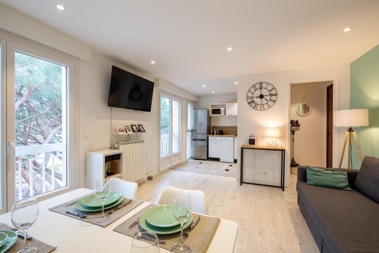 Meuble 2 Etoiles, Wifi, A 2 Pas Des Plages Fréjus