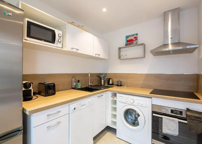 Meuble 2 Etoiles, Wifi, A 2 Pas Des Plages