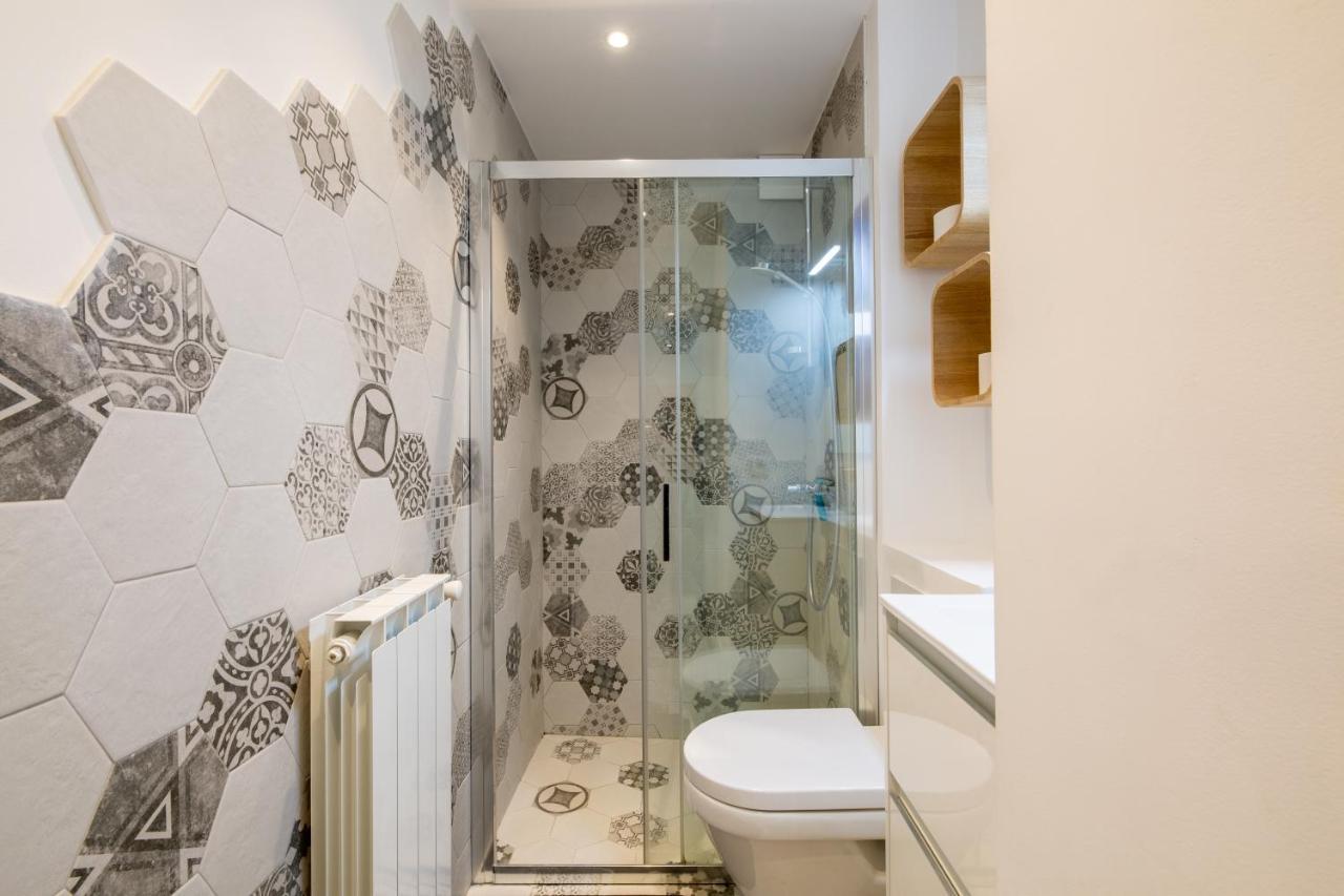Meuble 2 Etoiles, Wifi, A 2 Pas Des Plages Apartment